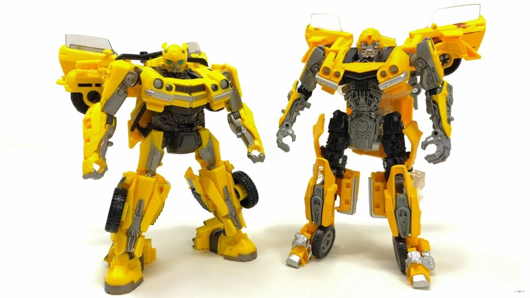 In Hand Image Of Transformers Rise Of The Beasts SS 100 Bumblebee  (14 of 44)